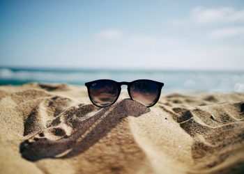 Πώς να διαλέξετε γυαλιά ηλίου με βάση το σχήμα του προσώπου σας