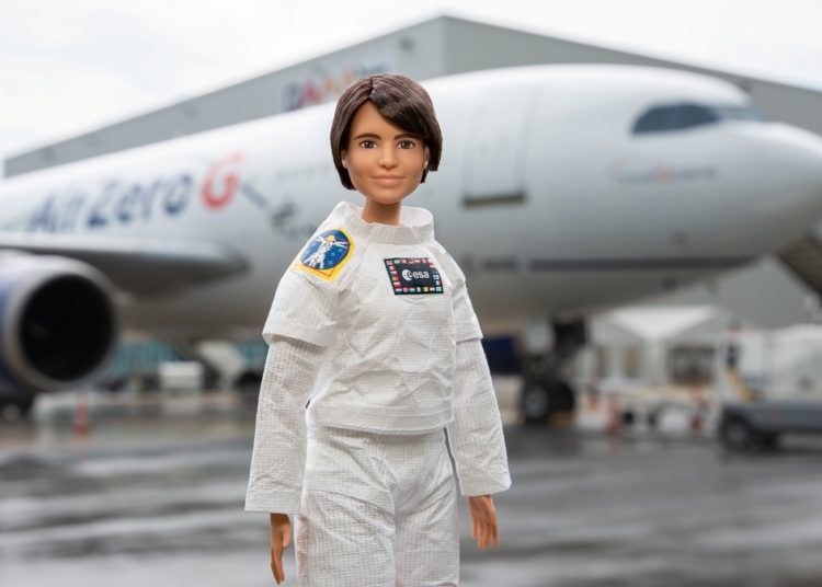 Η Barbie ταξιδεύει ξανά στο Διάστημα