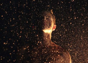 Κοντορεβυθούλης εναντίον Μαρμαρωμένου Βασιλιά