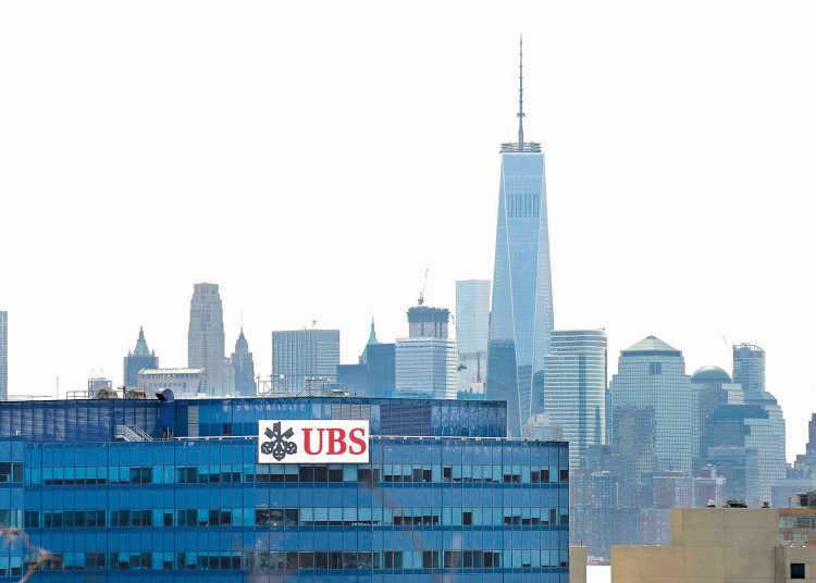 Η UBS προειδοποιεί για πιθανή φούσκα στα ακίνητα