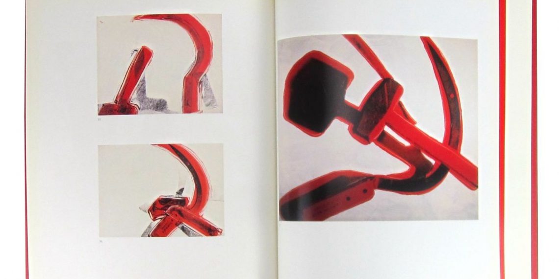 Όταν ο Άντι Γουόρχολ ζωγράφιζε σφυροδρέπανα