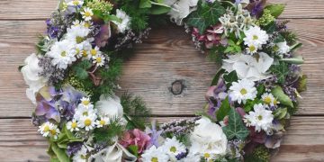 Πώς να φτιάξετε μαγιάτικο στεφάνι εύκολα και απλά