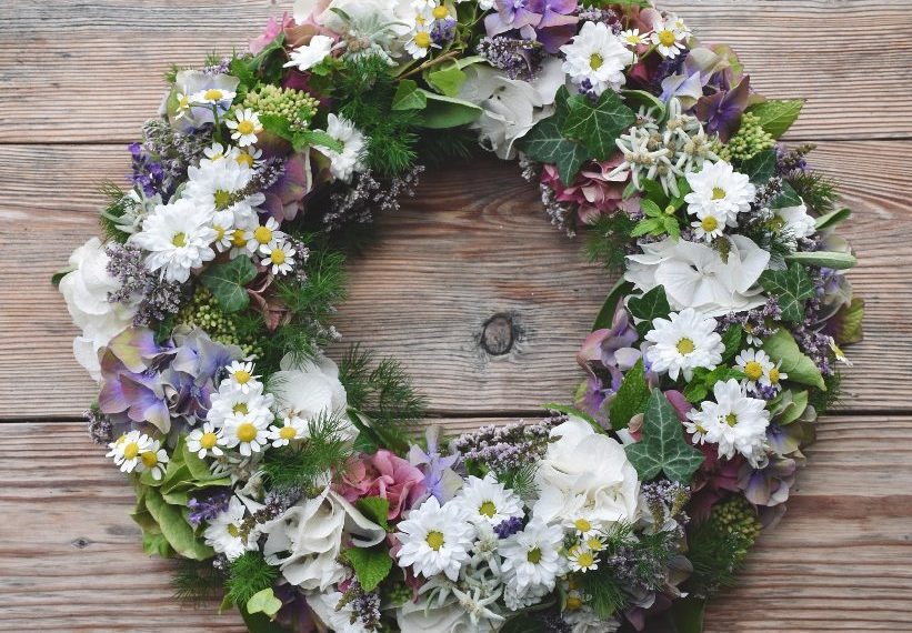 Πώς να φτιάξετε μαγιάτικο στεφάνι εύκολα και απλά