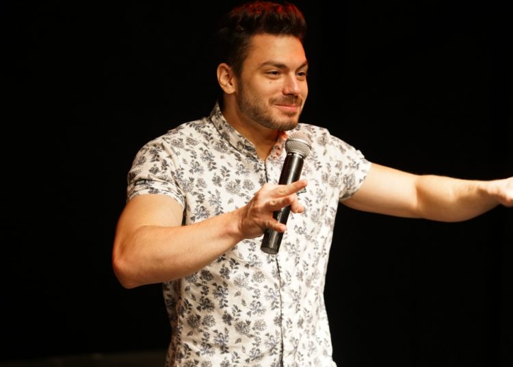 Μιχάλης Σεβαστέρης: «Η Ελλάδα είναι φοβερή χώρα αν είσαι κωμικός!».