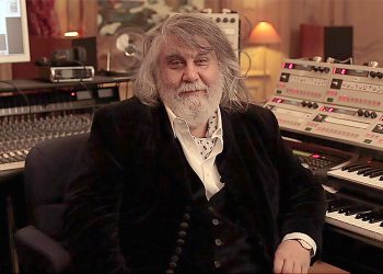 Μυθωδία: Η διαπλανητική συναυλία του Βαγγέλη Παπαθανασίου (VIDEO)