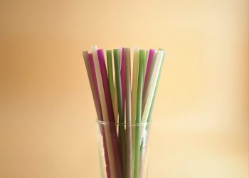 Ποτέ ξανά πλαστικά καλαμάκια