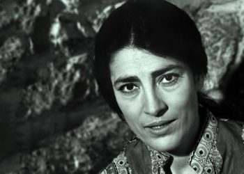 H Ειρήνη Παπά για τη Χούντα, τον καπιταλισμό και τη φιλοσοφία