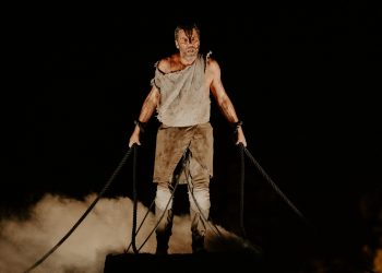 Ο Προμηθέας Δεσμώτης συνεχίζεται με παραστάσεις σε όλη την Αττική