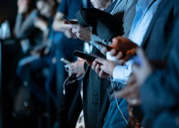 5 συμβουλές για να σκρολάρετε λιγότερο και να ζείτε περισσότερο