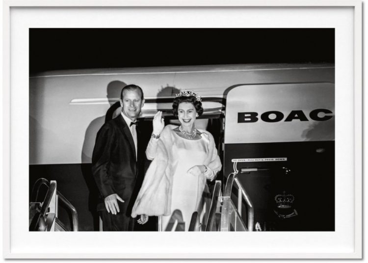 Σπάνιες φωτογραφίες της Ελισάβετ από τη ζωή της