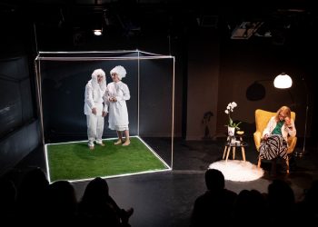 «Ανδρόγυνο»: Μια παράσταση – καταιγίδα για την έμφυλη βία