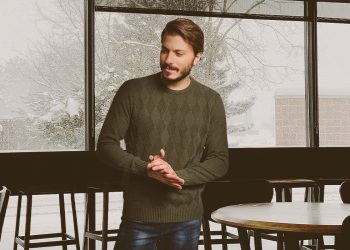 Τα 5 πουλόβερ που πρέπει να έχεις στην ντουλάπα σου