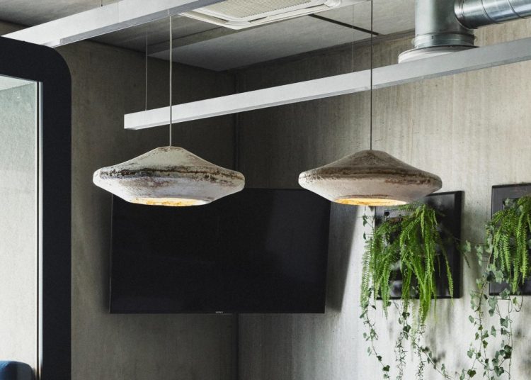 Το φωτιστικό – μανιτάρι που κάνει τη Βιωσιμότητα να λάμπει  