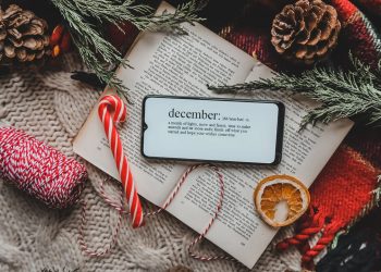12 βιβλία για πραγματικά καλές γιορτές