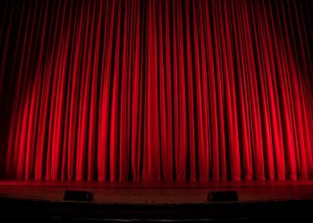 10 θεατρικές παραστάσεις για τα Χριστούγεννα