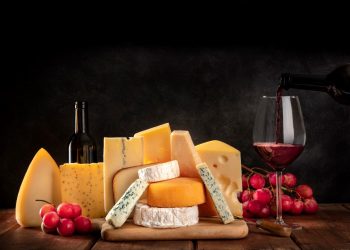 Τυρί – κρασί: Πώς συνδυάζονται για να πετύχουμε γευστική αρμονία