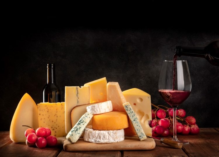 Τυρί – κρασί: Πώς συνδυάζονται για να πετύχουμε γευστική αρμονία