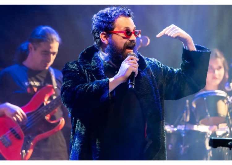 Είδαμε τον Σπύρο Γραμμένο «Άγιο Βαλεντίνο» στο Σταυρό του Νότου