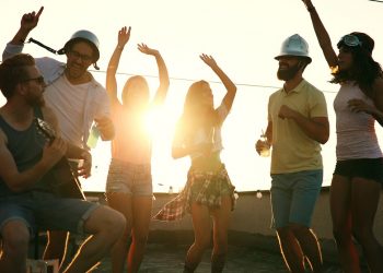 To soundtrack του καλοκαιριού: 7 τραγούδια που είναι το ίδιο το καλοκαίρι