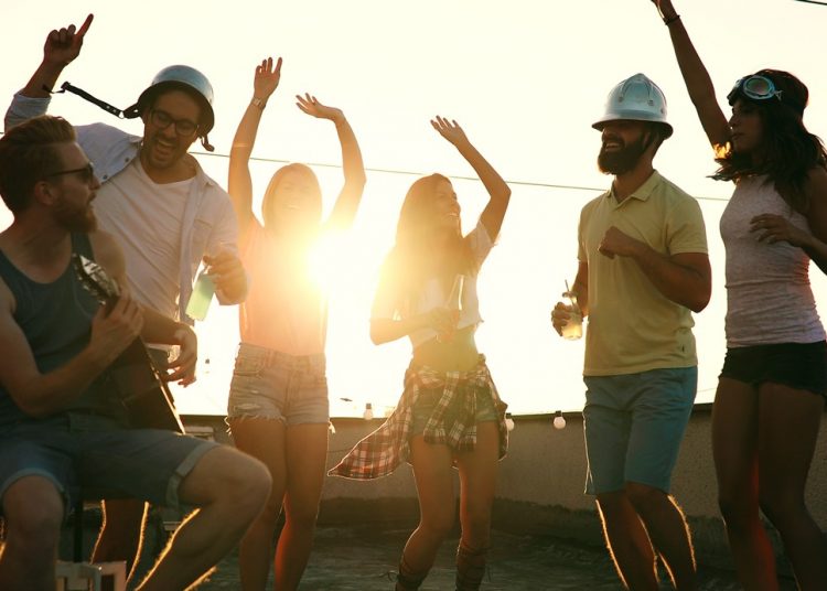 To soundtrack του καλοκαιριού: 7 τραγούδια που είναι το ίδιο το καλοκαίρι