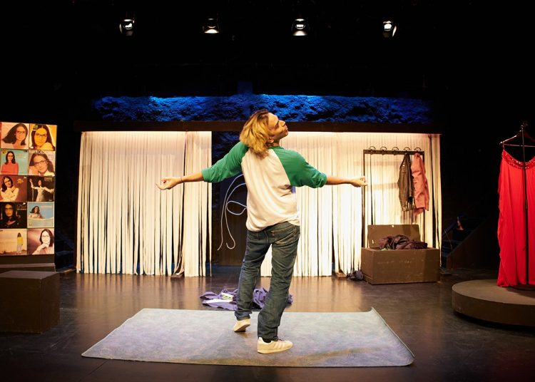 Ο Μιλού που ήθελε να γίνει Νάνα Μούσχουρη