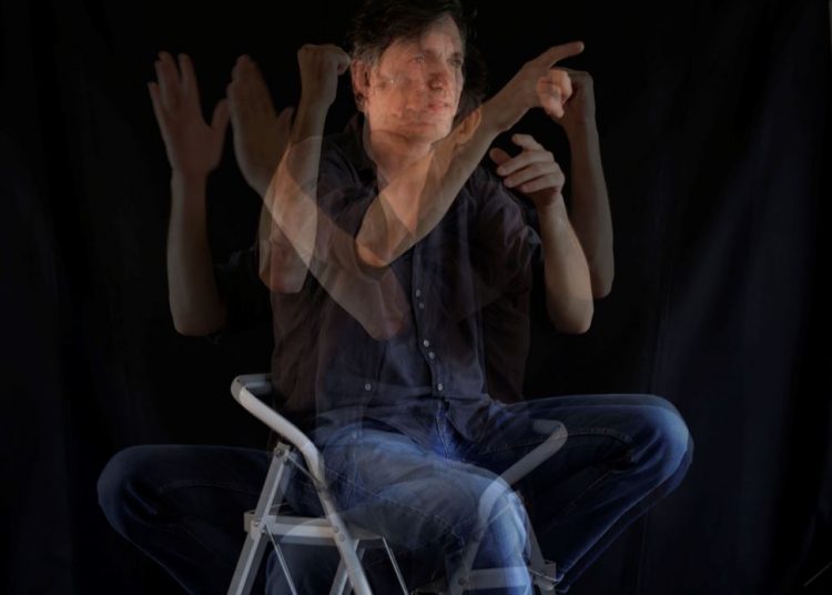 Ο Φώτης Σιώτας στο θέατρο Θησείον