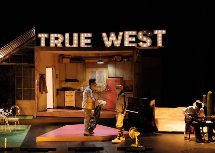 True West στο θέατρο Χώρα
