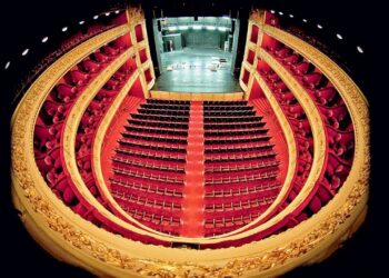 10 λόγοι για να επισκεφθείτε οπωσδήποτε φέτος το Δημοτικό Θέατρο Πειραιά