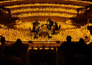 Candlelight: Μια μαγική μουσική εμπειρία υπό το φως των κεριών