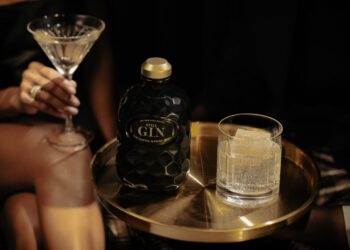 Οι (οινο)πνευματώδεις δημιουργίες των διάσημων designers