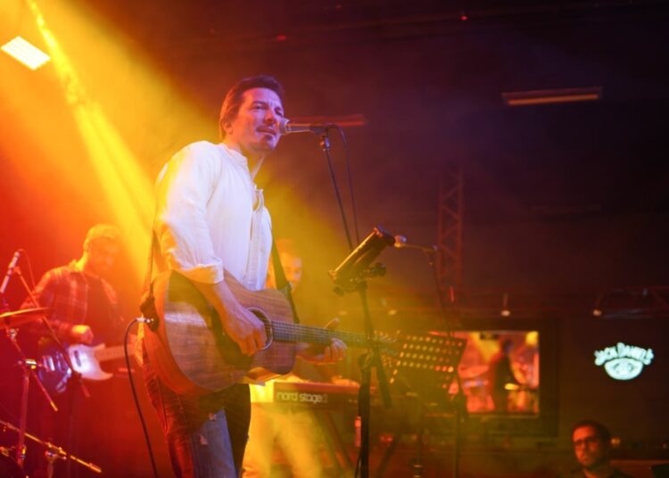 Ο Δημήτρης Λάιος στο Γυάλινο Up Stage