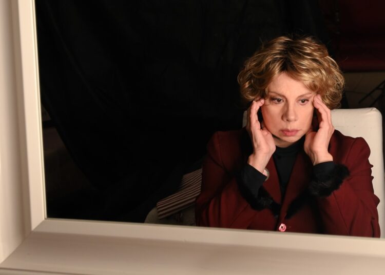 Η Λένι Ρίφενσταλ κοιμάται τα βράδια;