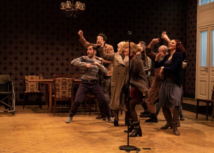 Σ’ εσάς που με ακούτε!