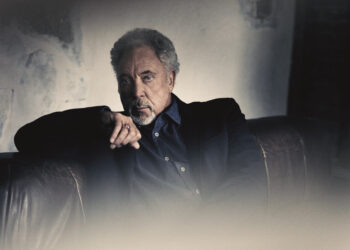 Tom Jones: 10 αξέχαστες συνεργασίες με μεγάλους σταρ