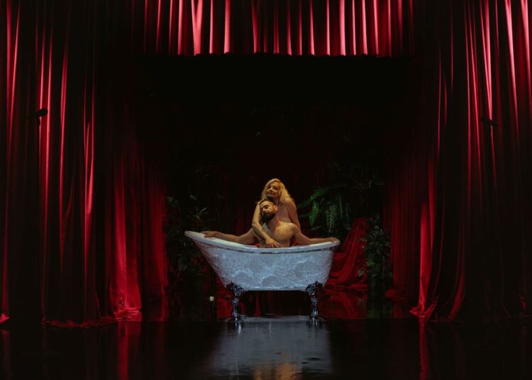 Σε φιλώ, Πέτρος