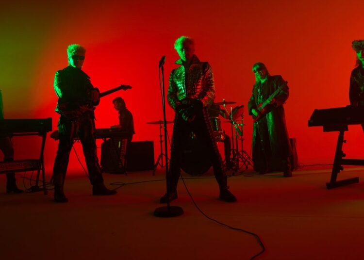 Οι πολυσυζητημένοι La Femme στην Αθήνα