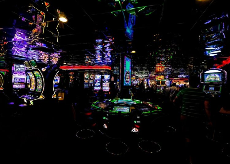 Πώς τα καζίνο διαμορφώνουν τη νυχτερινή ζωή στη Θεσσαλονίκη