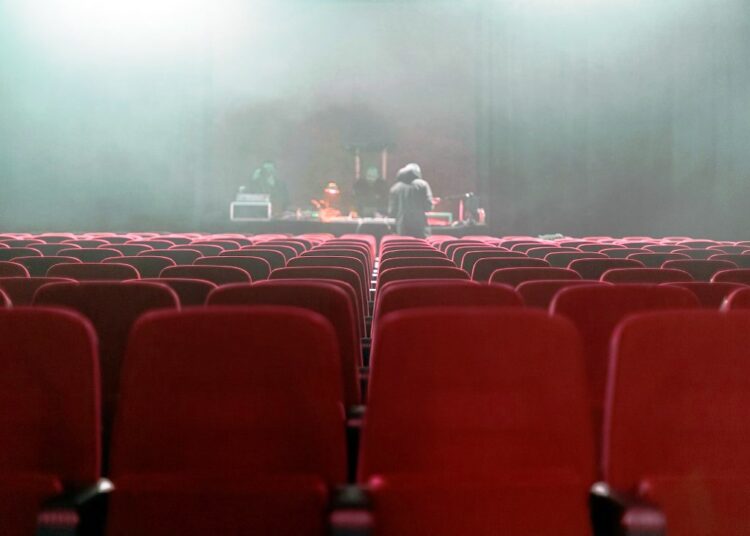 10+1 νέες θεατρικές παραστάσεις που θα συζητηθούν φέτος!