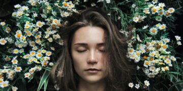 Γιατί όλοι μιλάνε για το Sleepmaxxing;